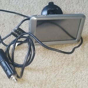 Garmin Nuvi w/ Car Charger & Mount